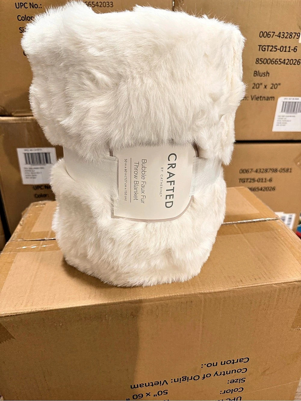 Crafted Faux Fur Blanket White NWT 50x60 inch